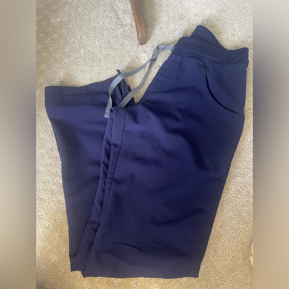 FIGS XS SCRUB PANTS